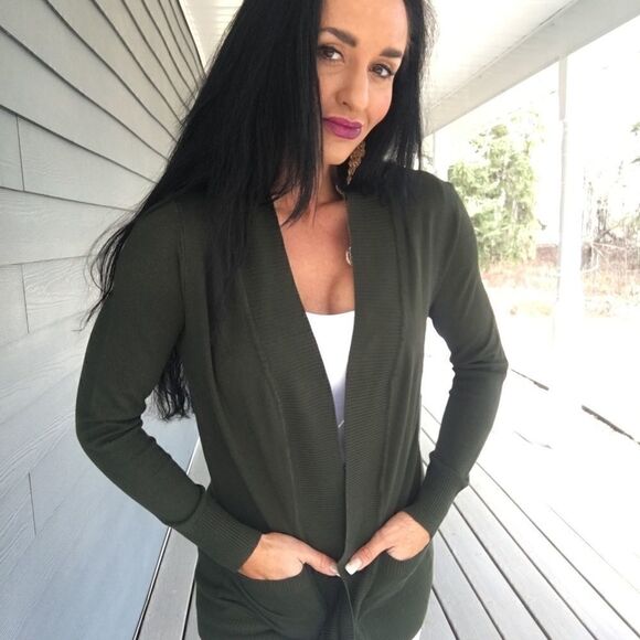 NEW cozy Dark Green soft cardigan with pockets - Picture 2 of 8